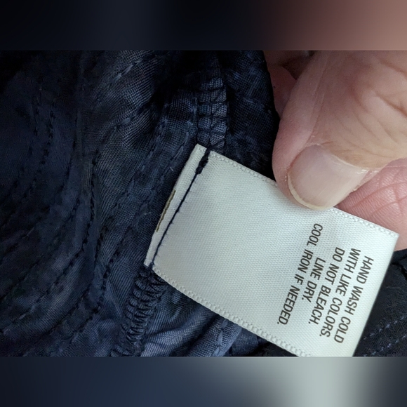 Dress Barn Sequined Tank shirt. Great for layering . V neck. Size 2X. Stretchy. - Picture 5 of 7